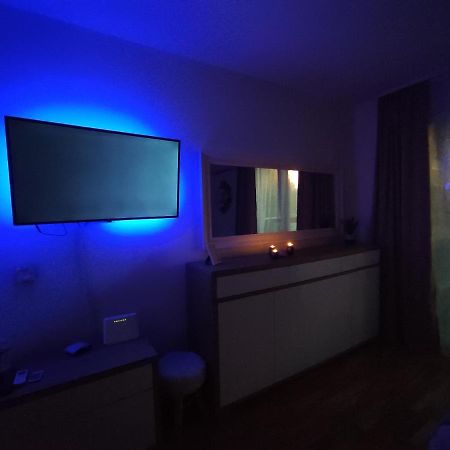 Sky Way Studio Apartment Сараево Екстериор снимка