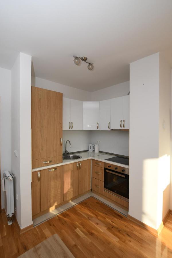 Sky Way Studio Apartment Сараево Екстериор снимка