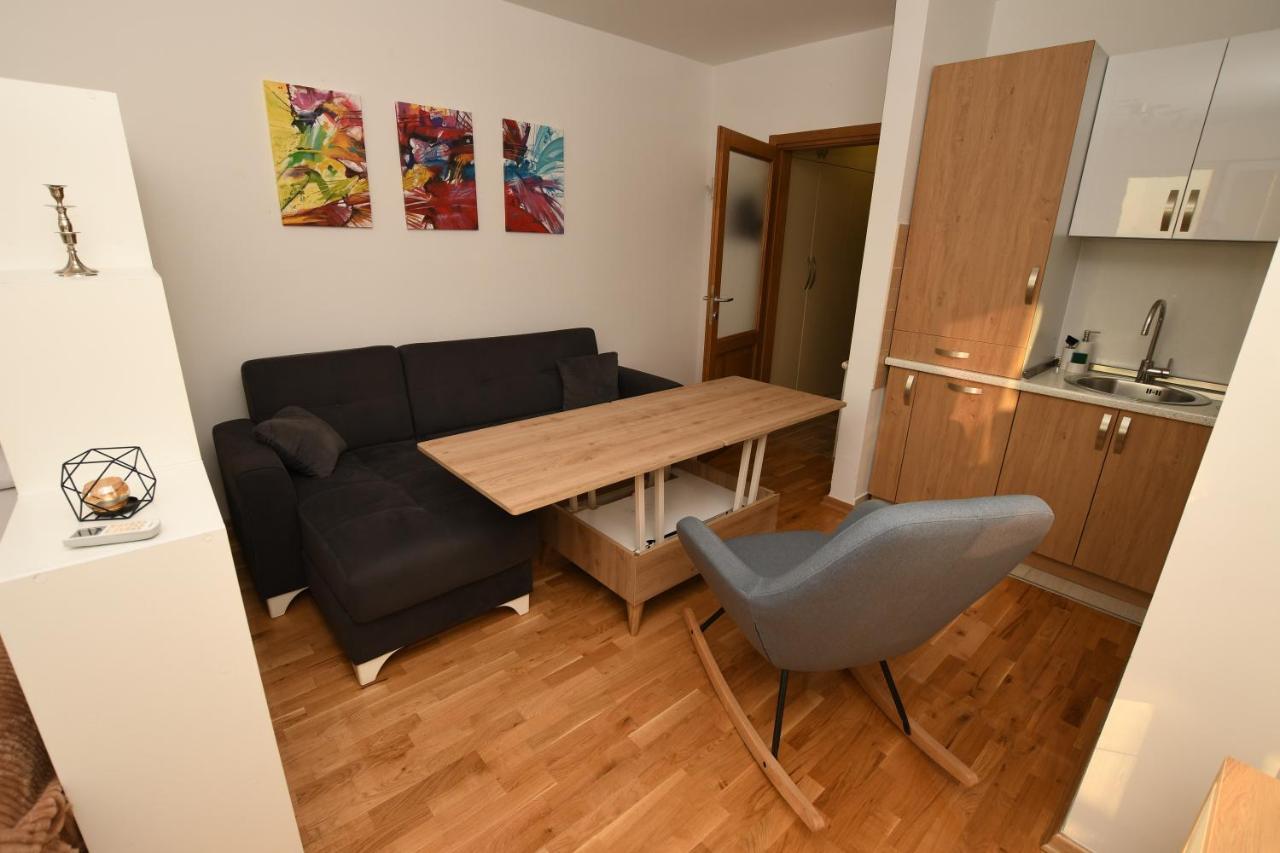 Sky Way Studio Apartment Сараево Екстериор снимка