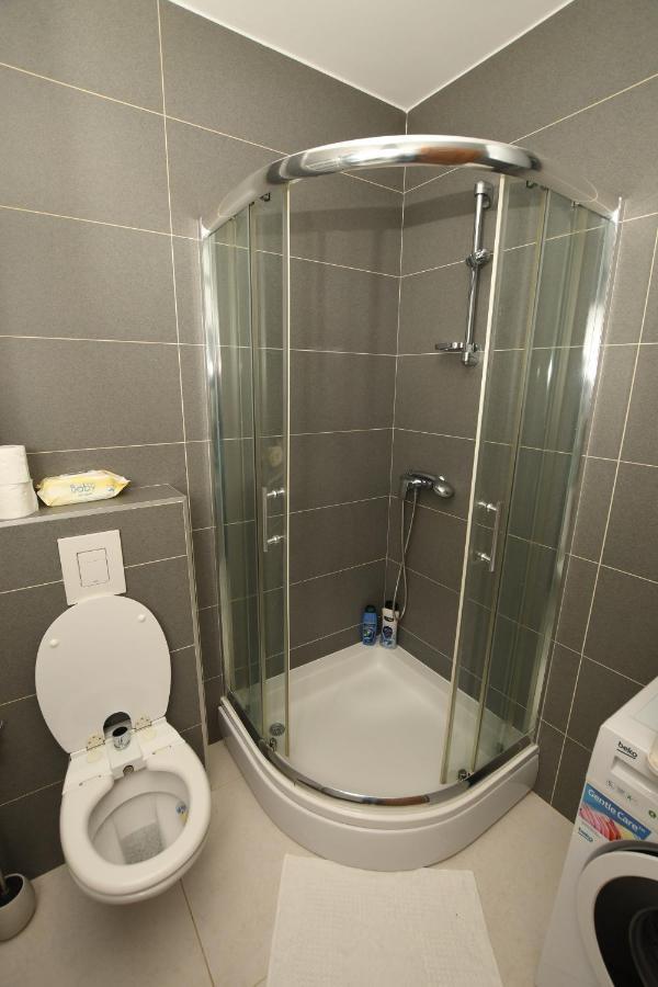 Sky Way Studio Apartment Сараево Екстериор снимка