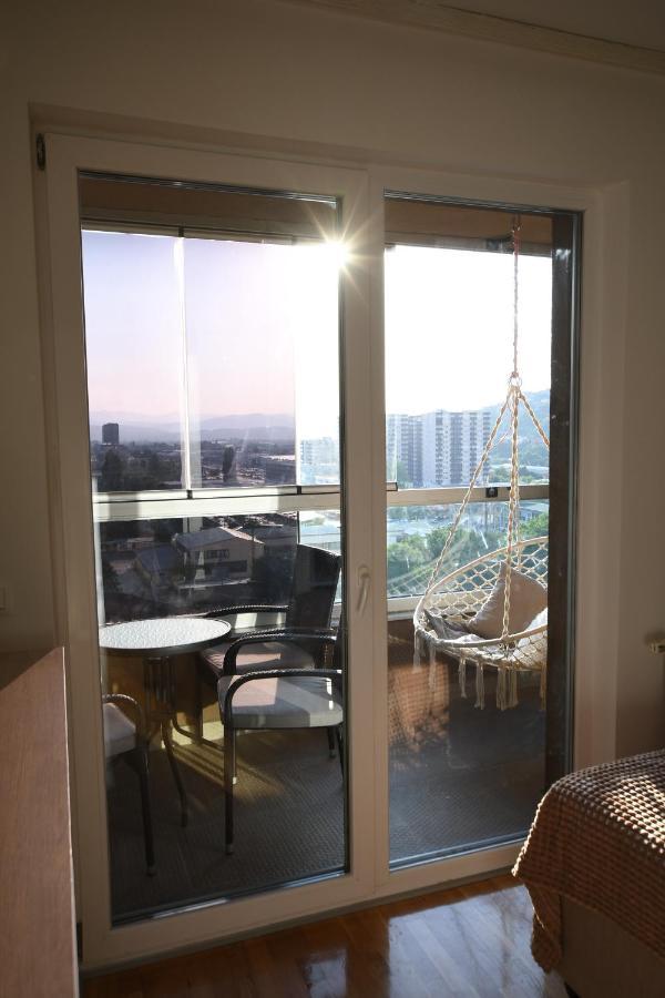Sky Way Studio Apartment Сараево Екстериор снимка